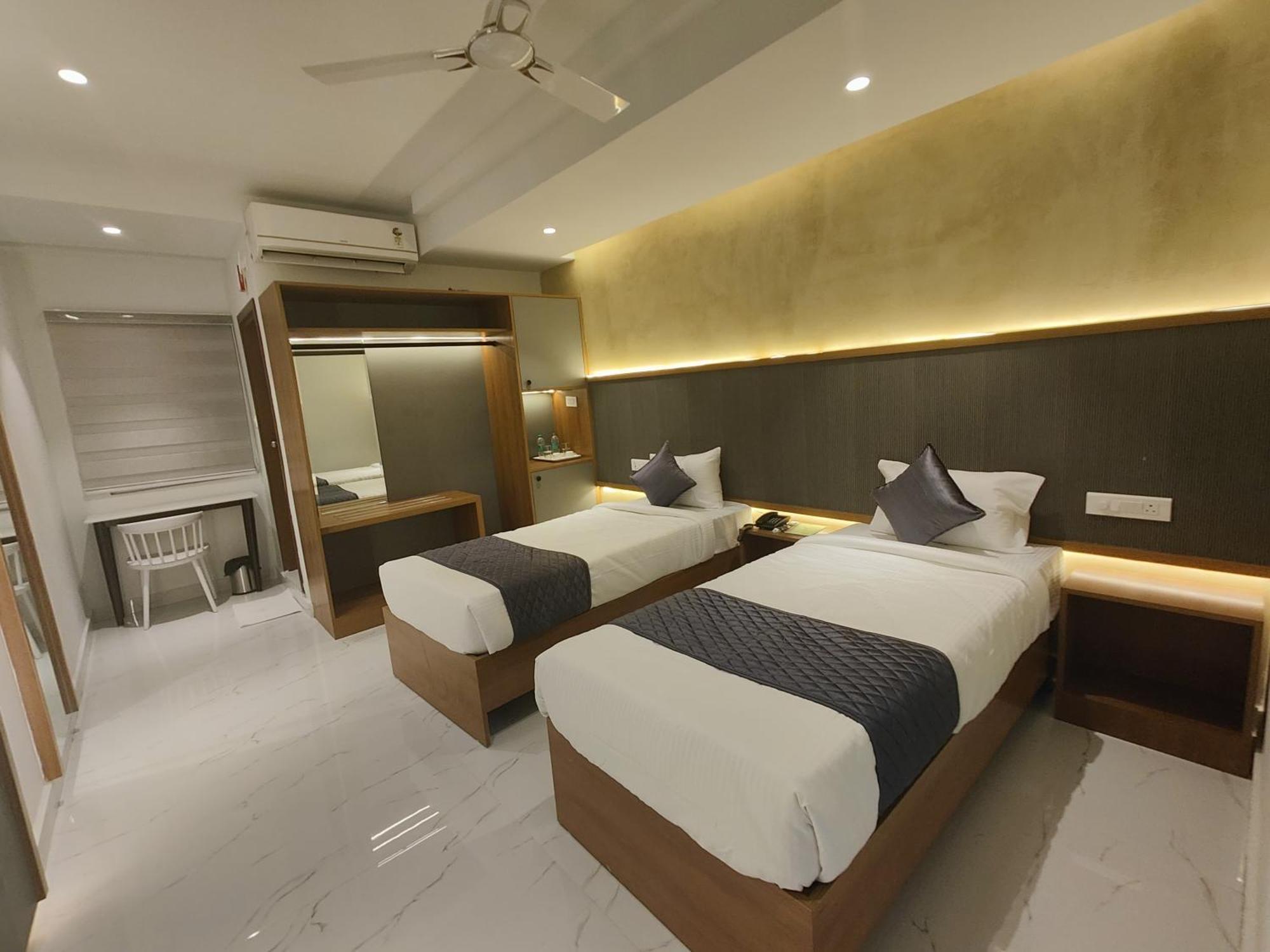 Hotel La Premier Haiderabad Buitenkant foto