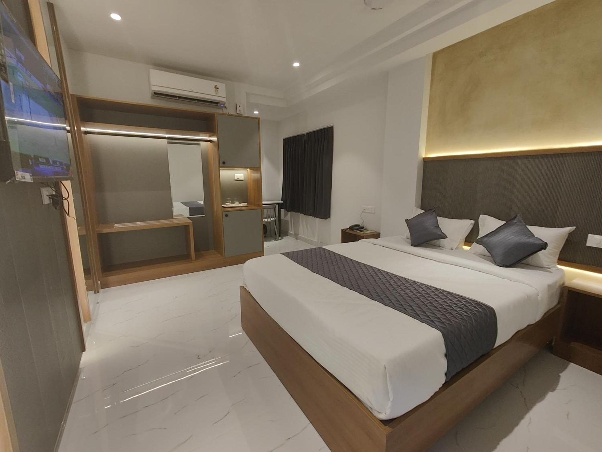 Hotel La Premier Haiderabad Buitenkant foto